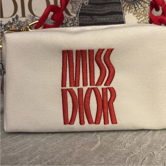 Dior Beauty Bag - Picture 4 of 9